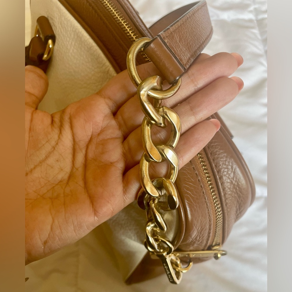 Michael Kors Bags with Shoulder Strap. - Picture 6 of 10